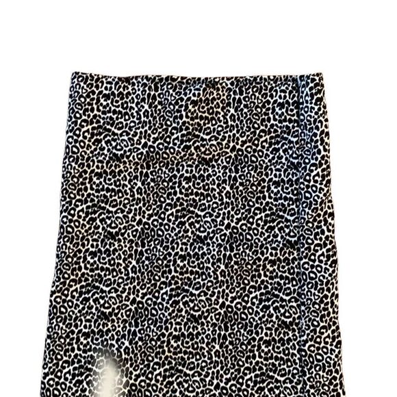 RAFAELLA curvy black white patterned Capri  6 - Picture 4 of 6